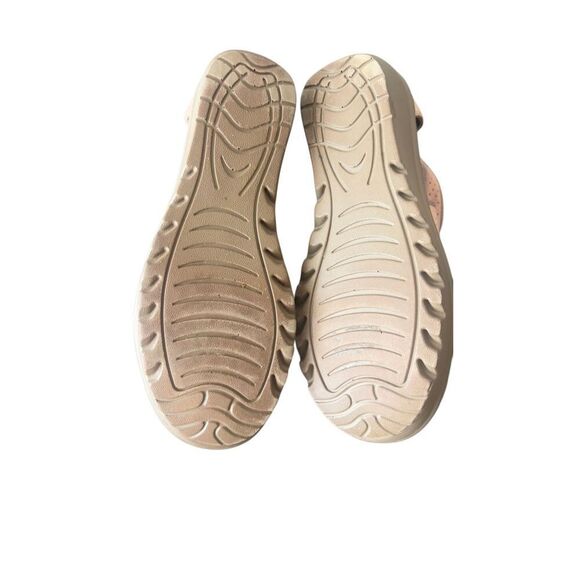 Skechers Tan Sandals with Modern Design size 7 - Picture 12 of 12